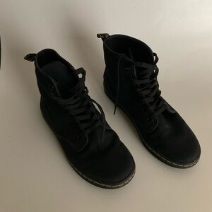 Shoreditch Canvas Dr.Martens